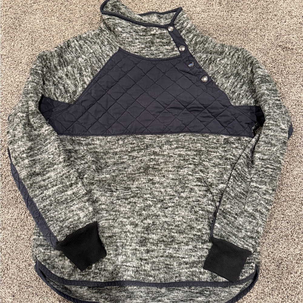 Abercrombie & Fitch Gray and Blue Sweater